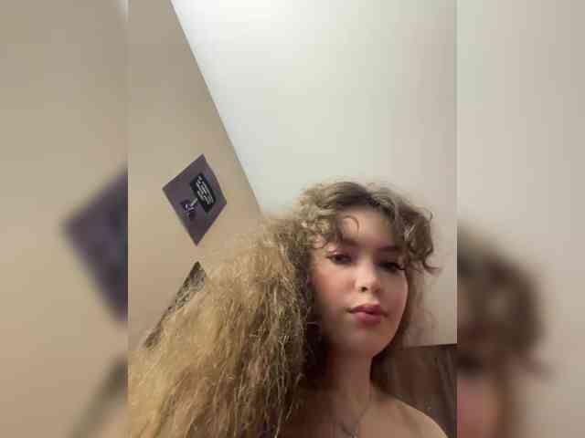 YourLadyyy webcam