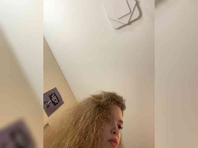 YourLadyyy webcam