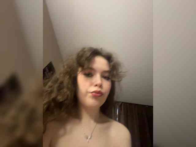 YourLadyyy webcam