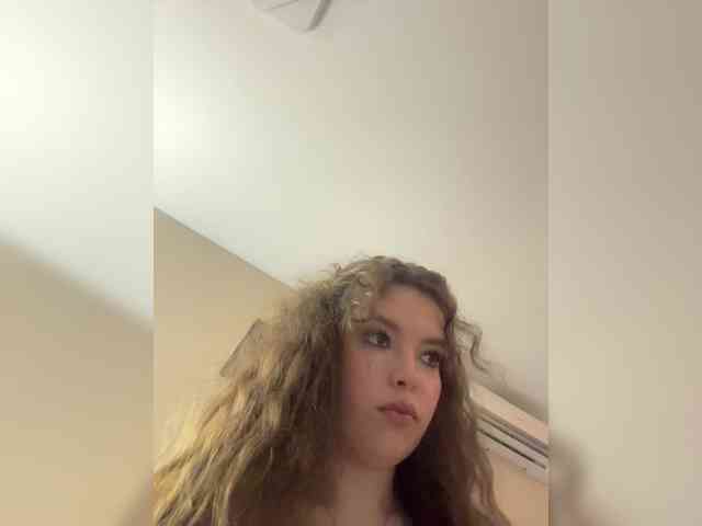 YourLadyyy webcam