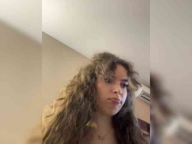 YourLadyyy webcam