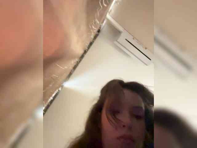 YourLadyyy webcam