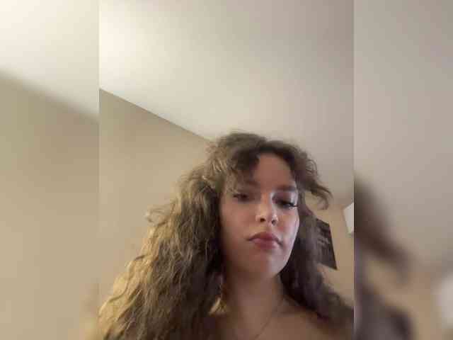 YourLadyyy webcam