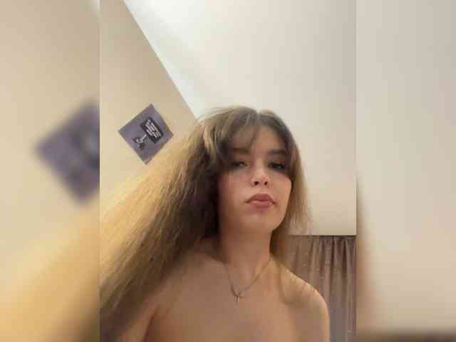 YourLadyyy webcam