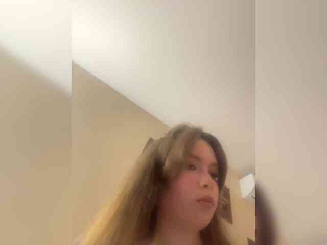 YourLadyyy webcam