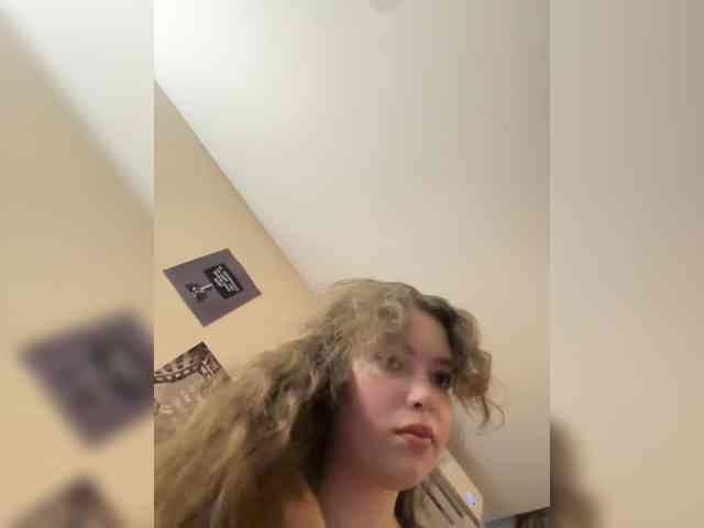 YourLadyyy webcam