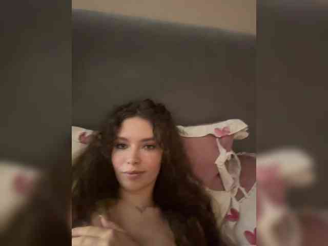 YourLadyyy webcam