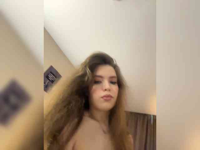 YourLadyyy webcam