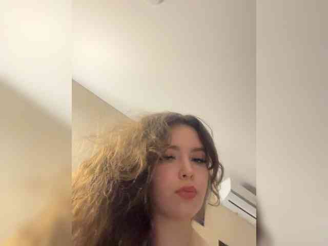 YourLadyyy webcam