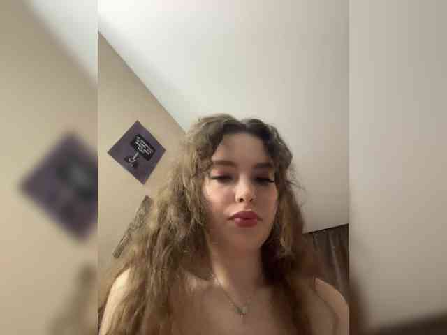 Este modelo está ao vivo agora. LadyEmily