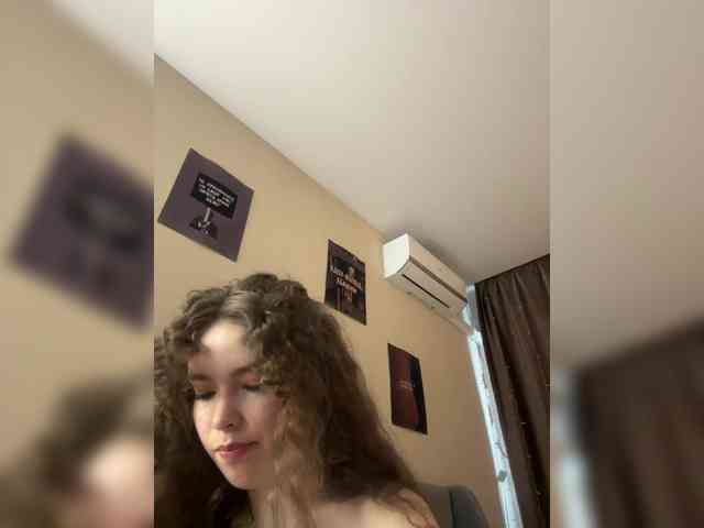 YourLadyyy webcam