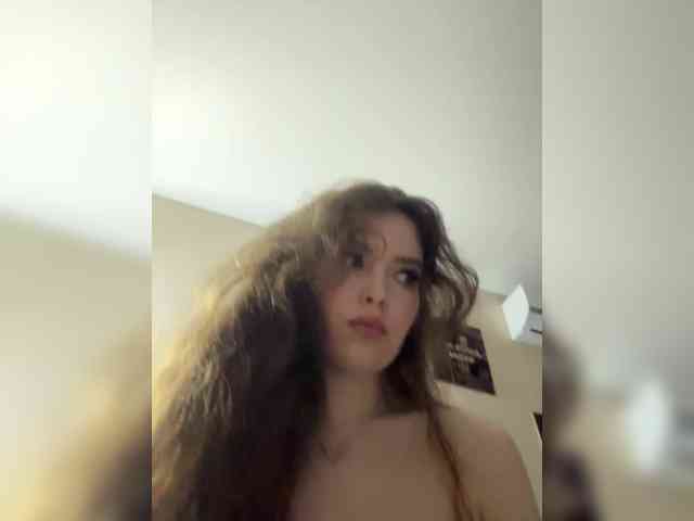 YourLadyyy webcam