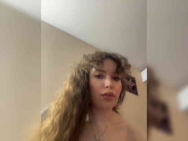 YourLadyyy webcam