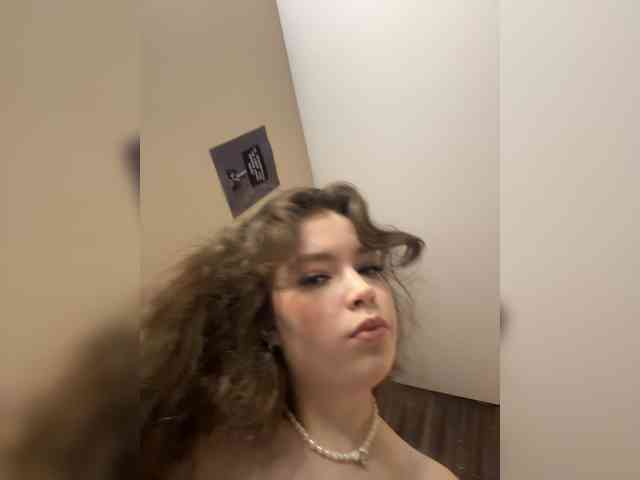 YourLadyyy webcam