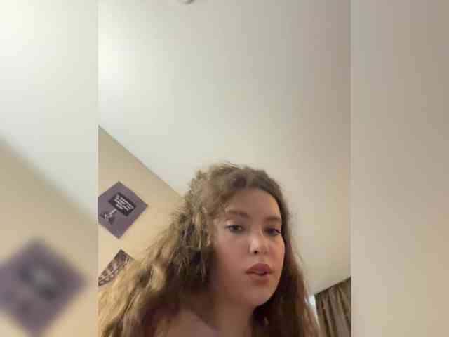 YourLadyyy webcam