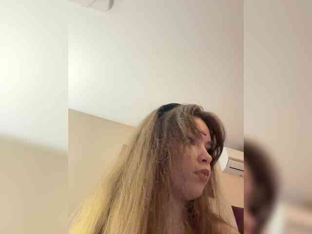 YourLadyyy webcam