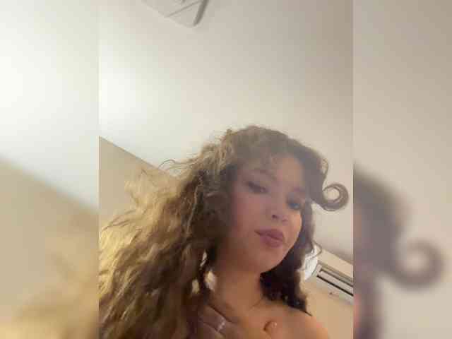 YourLadyyy webcam