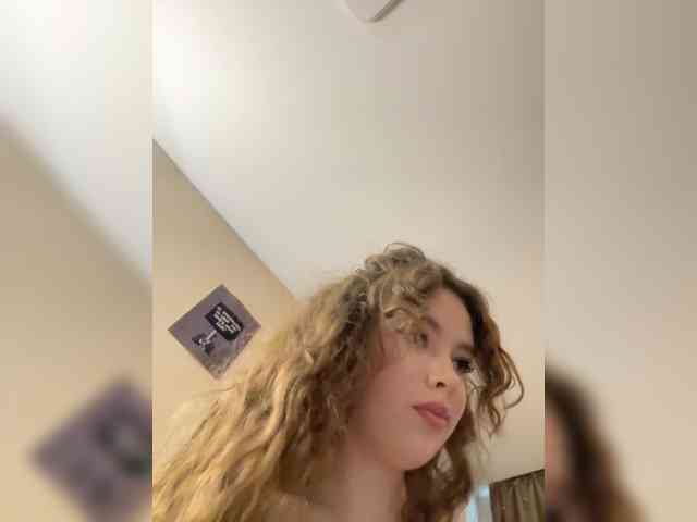 YourLadyyy webcam