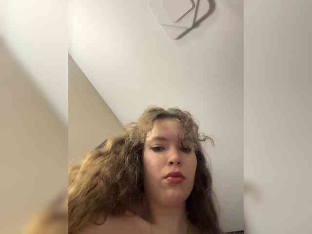 YourLadyyy webcam