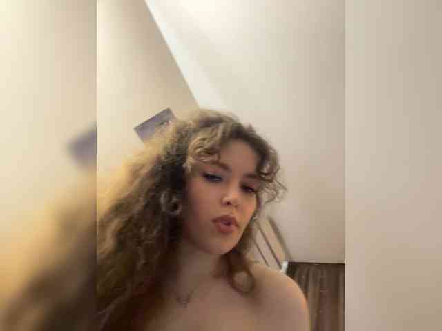 YourLadyyy webcam