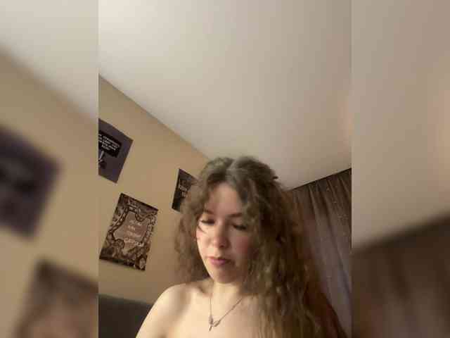YourLadyyy webcam