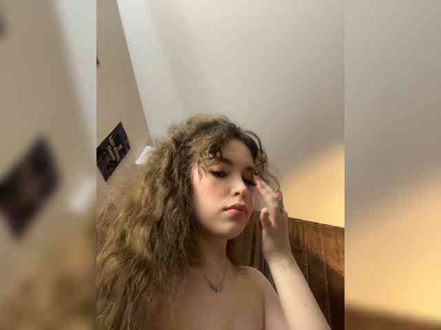 YourLadyyy webcam