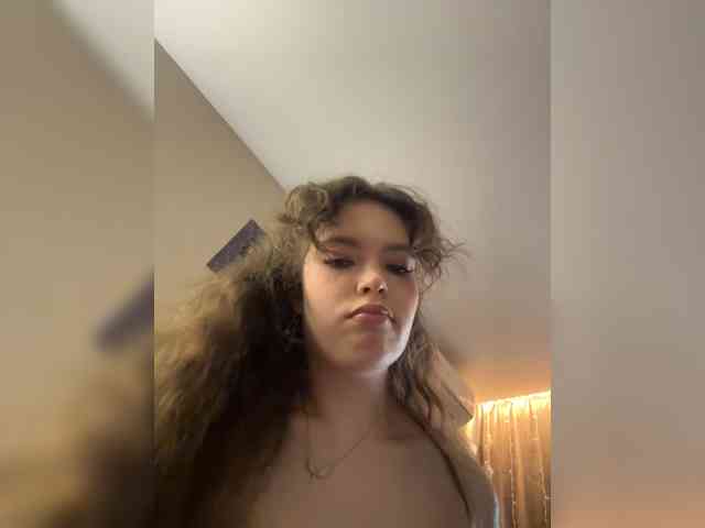 YourLadyyy webcam