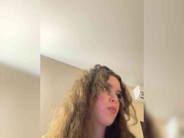 YourLadyyy webcam