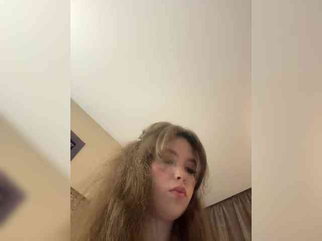 YourLadyyy webcam