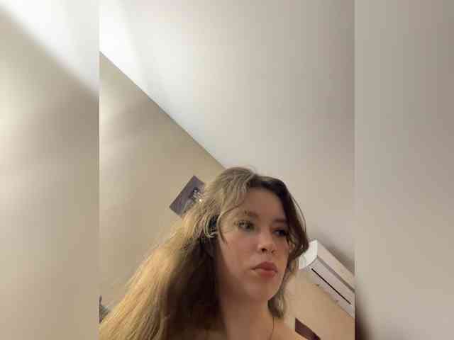 YourLadyyy webcam