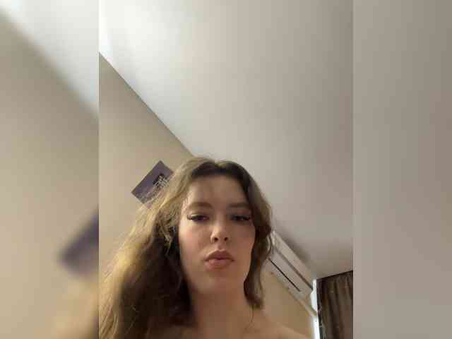 YourLadyyy webcam