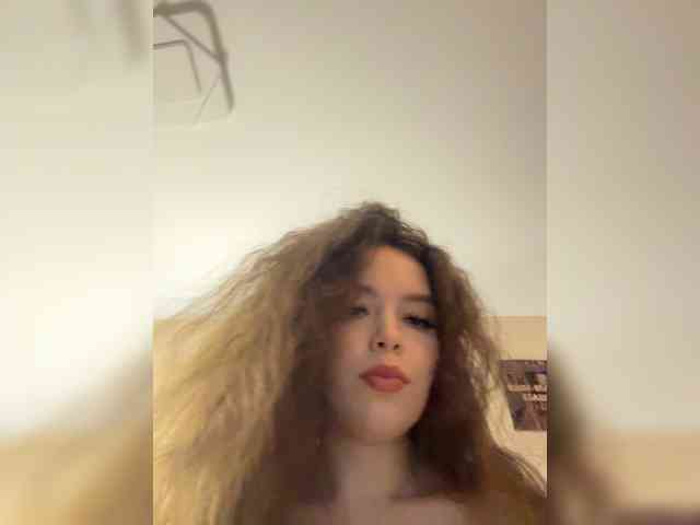 YourLadyyy webcam