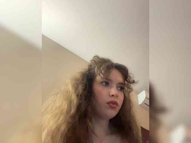 YourLadyyy webcam