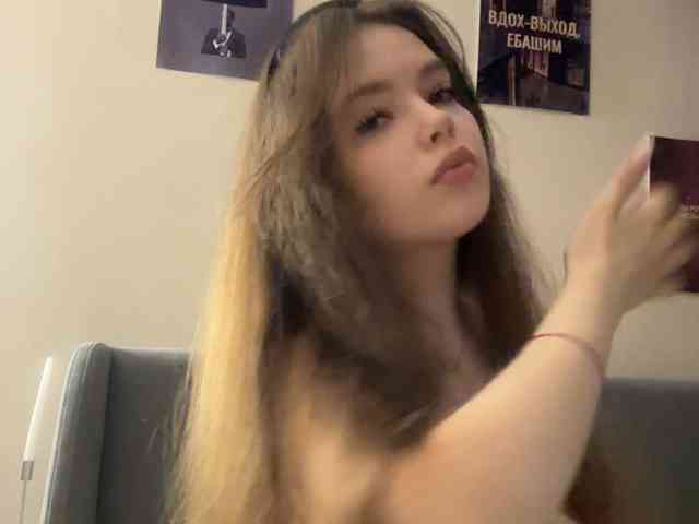 YourLadyyy webcam