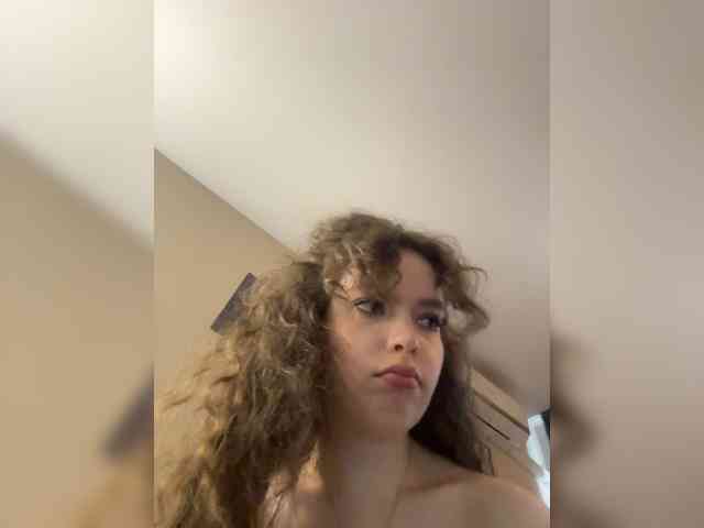 YourLadyyy webcam