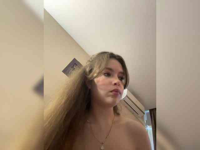 YourLadyyy webcam