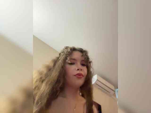 YourLadyyy webcam