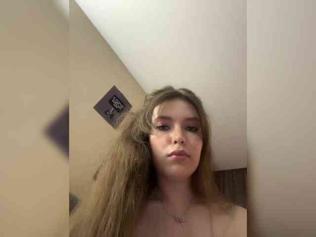 YourLadyyy webcam