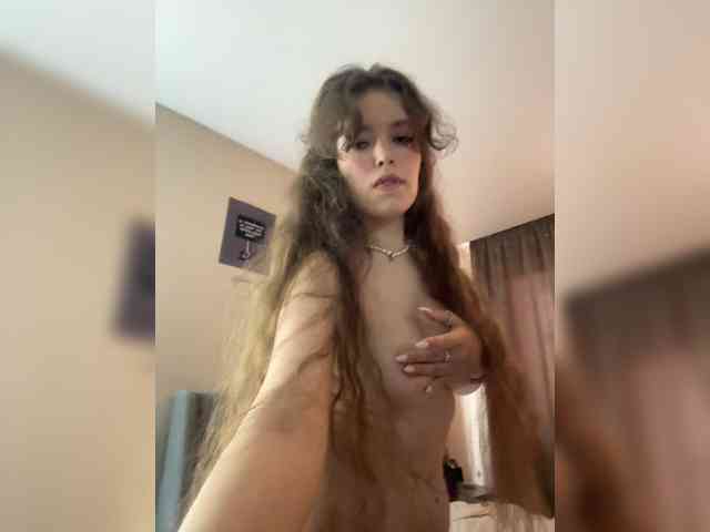 YourLadyyy webcam