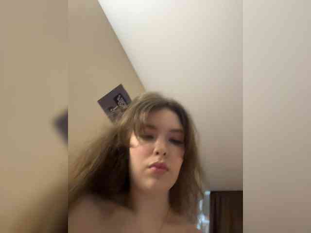 YourLadyyy webcam