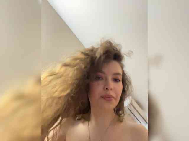YourLadyyy webcam