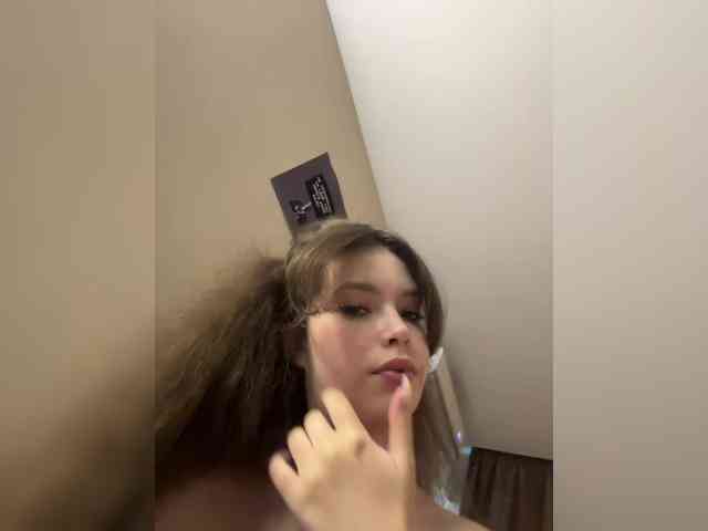 YourLadyyy webcam