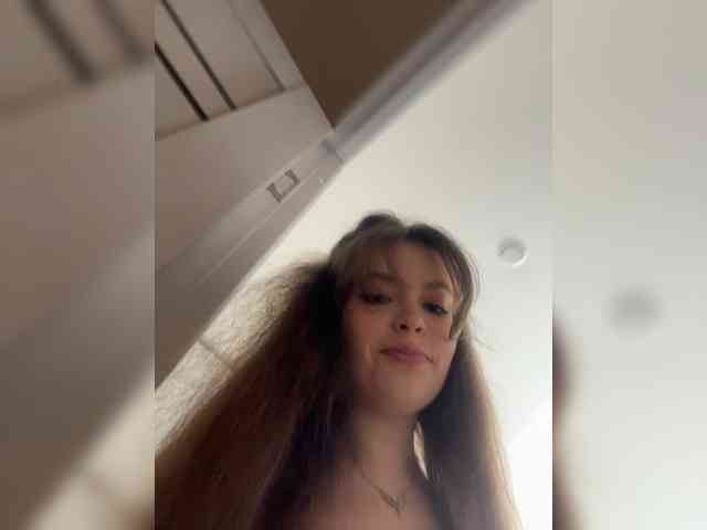 YourLadyyy webcam