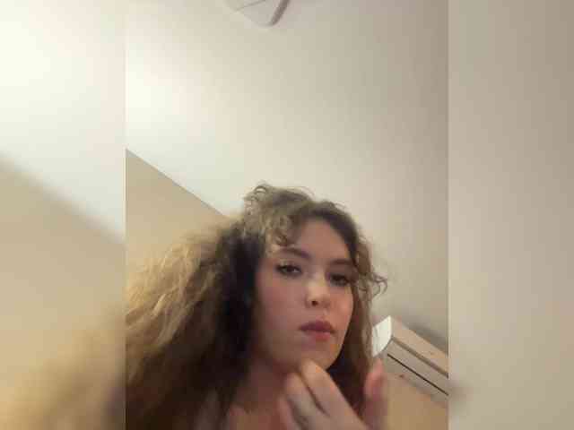 YourLadyyy webcam