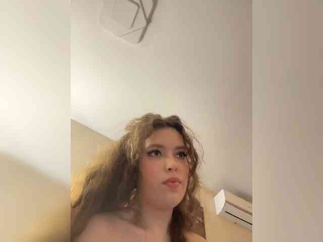 YourLadyyy webcam
