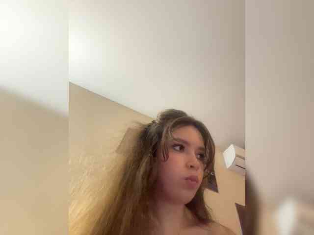 YourLadyyy webcam