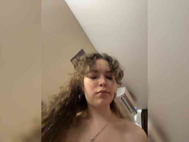 YourLadyyy webcam