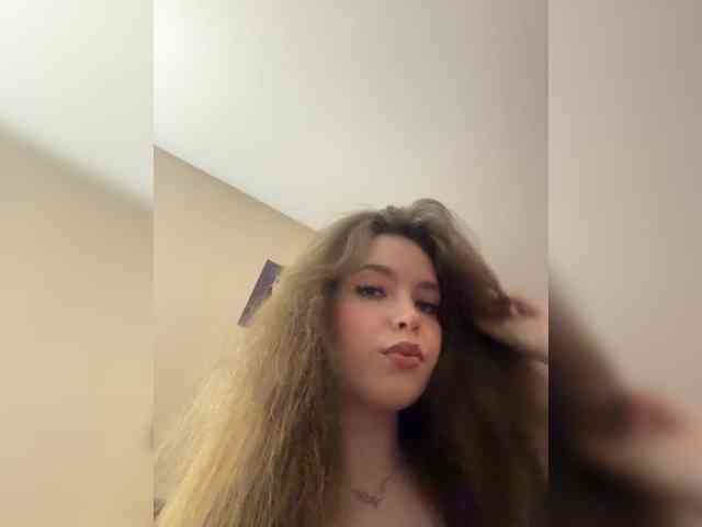 YourLadyyy webcam