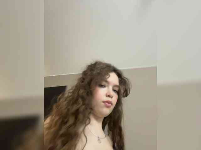YourLadyyy webcam