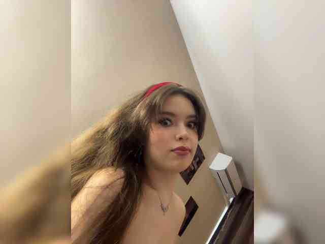 YourLadyyy webcam
